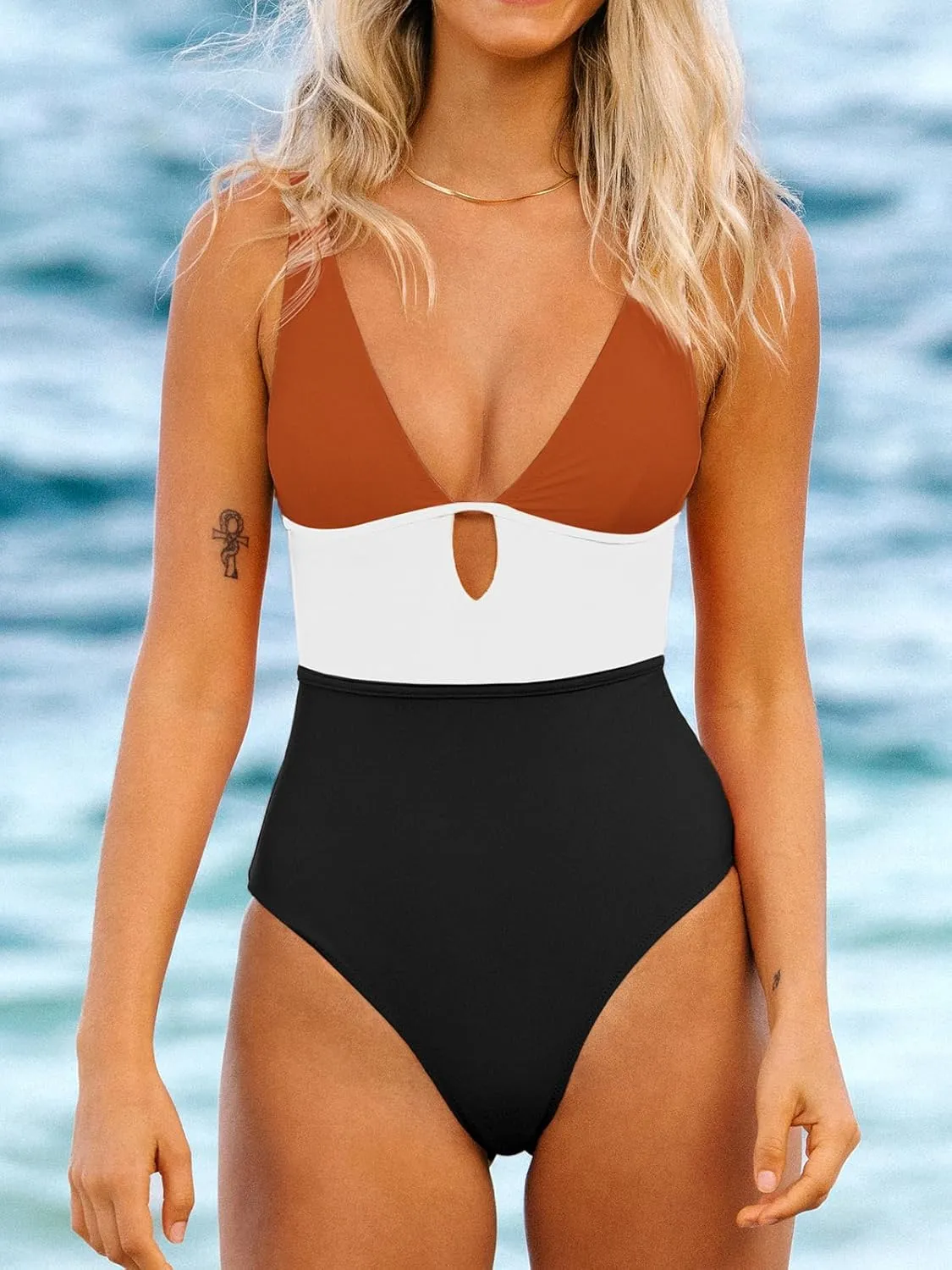 CUPSHE Women's One Piece Swimsuit Color Block Keyhole Cutout Bathing Suit