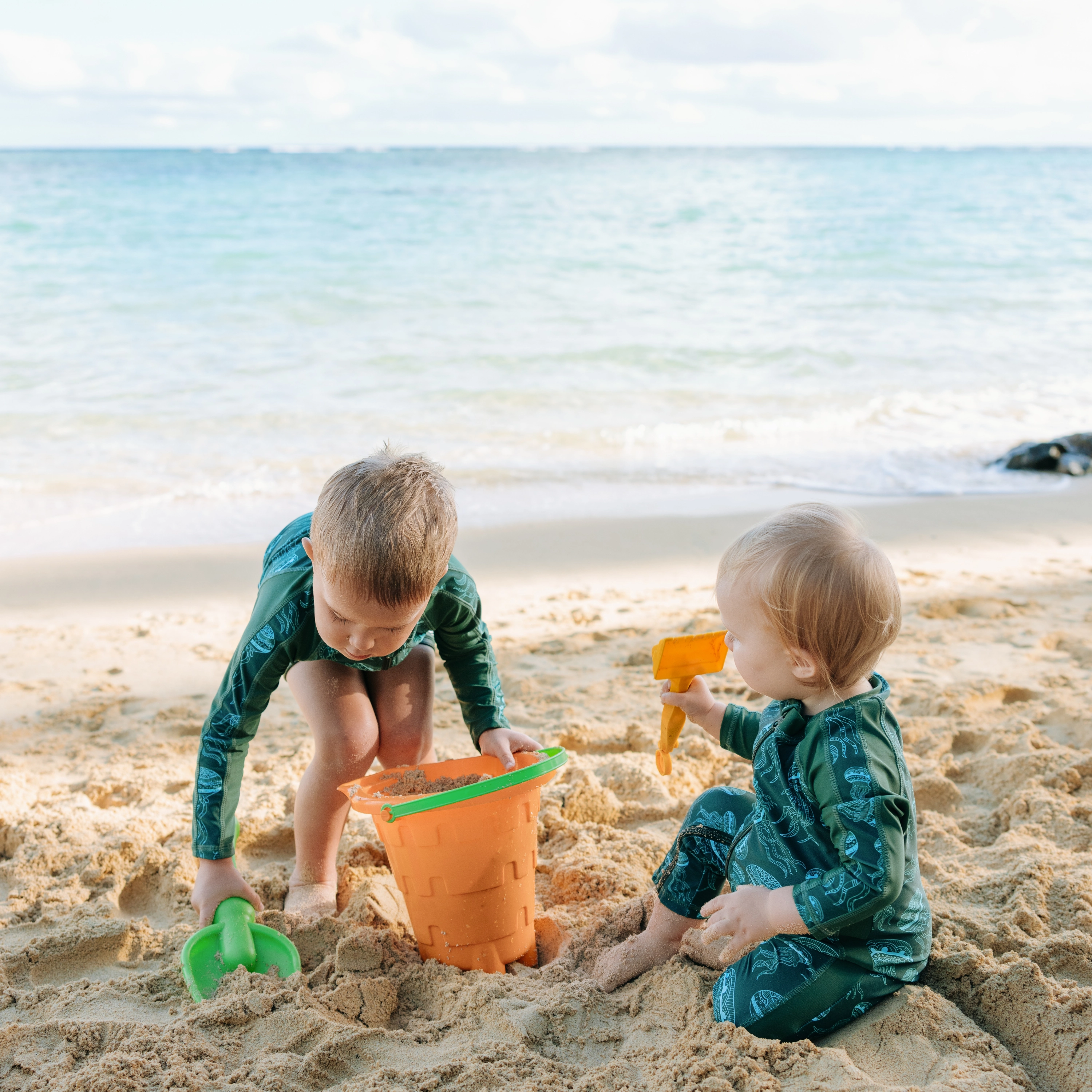 Kids Euro Shorties   Long Sleeve Rash Guard Set | "Jelly Jellyfish"