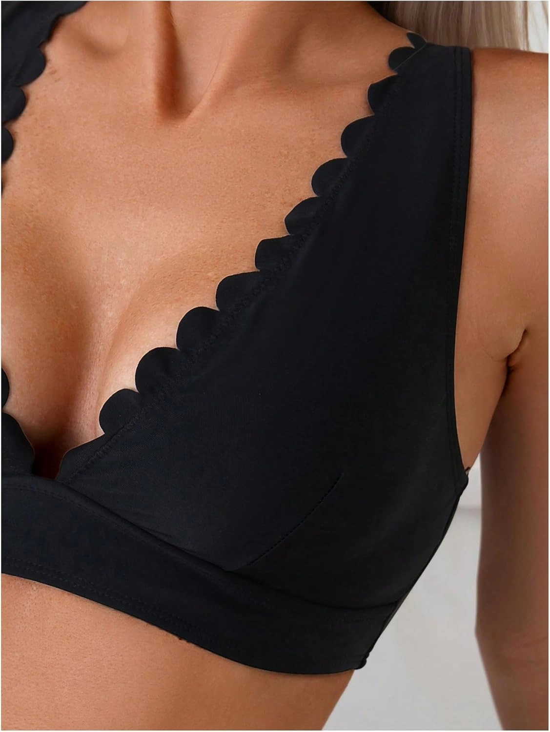 SOLY HUX Women's Deep V Neck Bikini Top Push Up Padded Swimsuit Top Bathing Suits