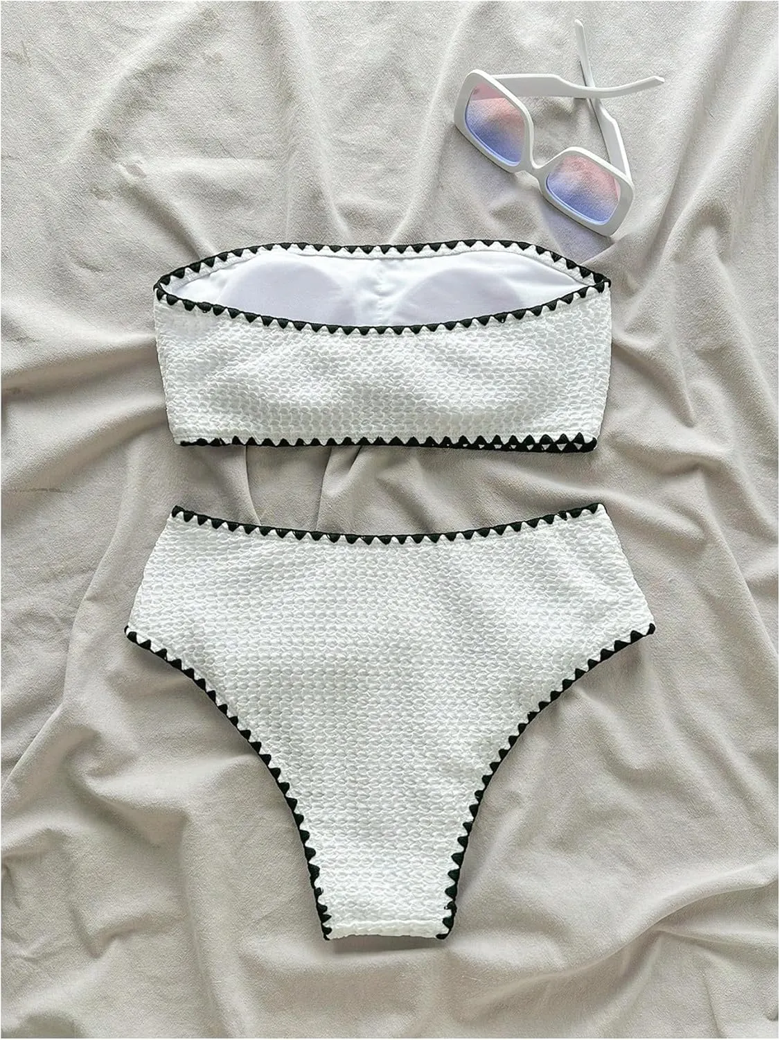 Verdusa Women's 2 Piece Strapless Bikini Sets Contrast Trim Bandeau Swimsuit Bathing Suits
