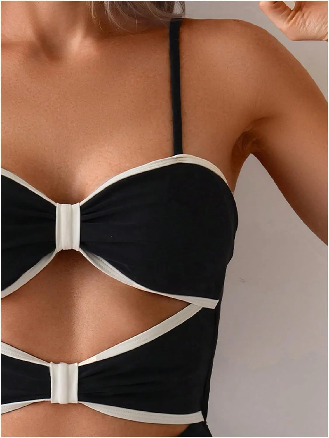 Verdusa Women's Cut Out Colorblock One Piece Swimsuit Tie Back Swimwear Bathing Suit
